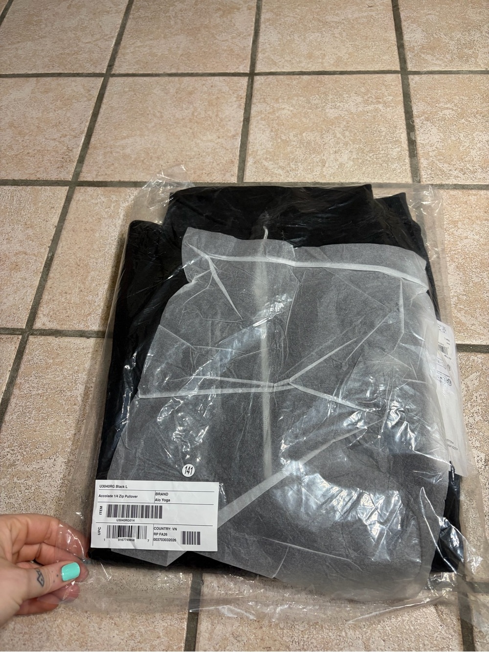 NWT ALO Accolade 1/4 Zip Pullover (Black) Size Large - Picture 3 of 13